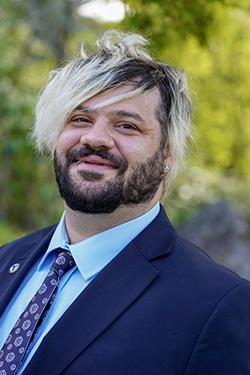 Picture of a man wearing a suit. 